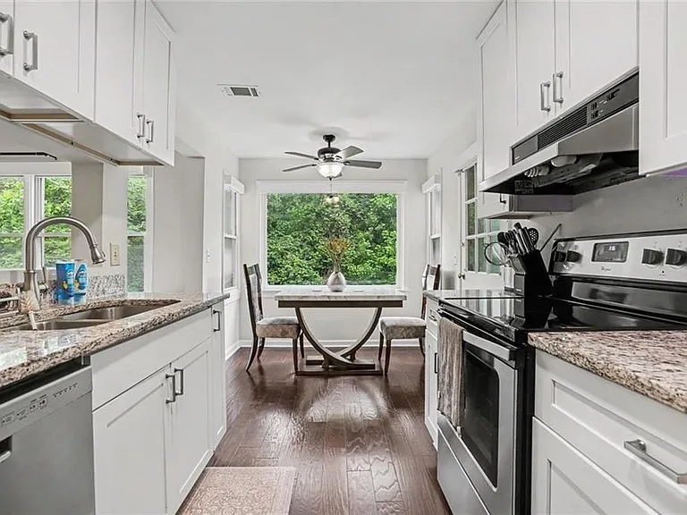 7 Saint Claire Ln NE — Photo 9