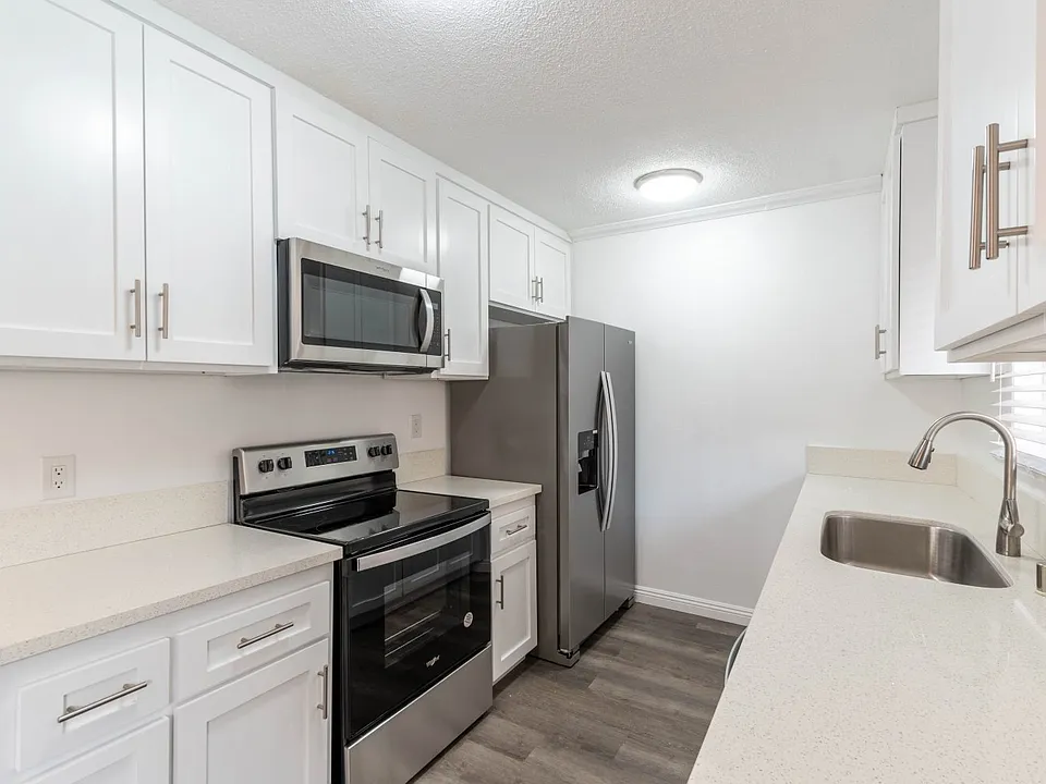 6520 Shirley Ave #3