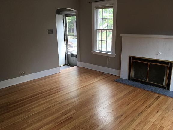 3rd image of 1337 S Lafayette St