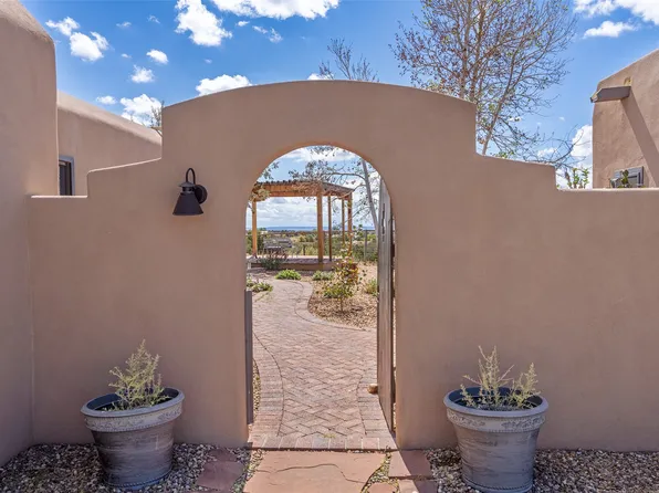 15 Monte Alto Rd, Santa Fe, NM 87508