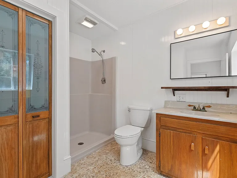 2250 Myrtle Ave — Photo 16