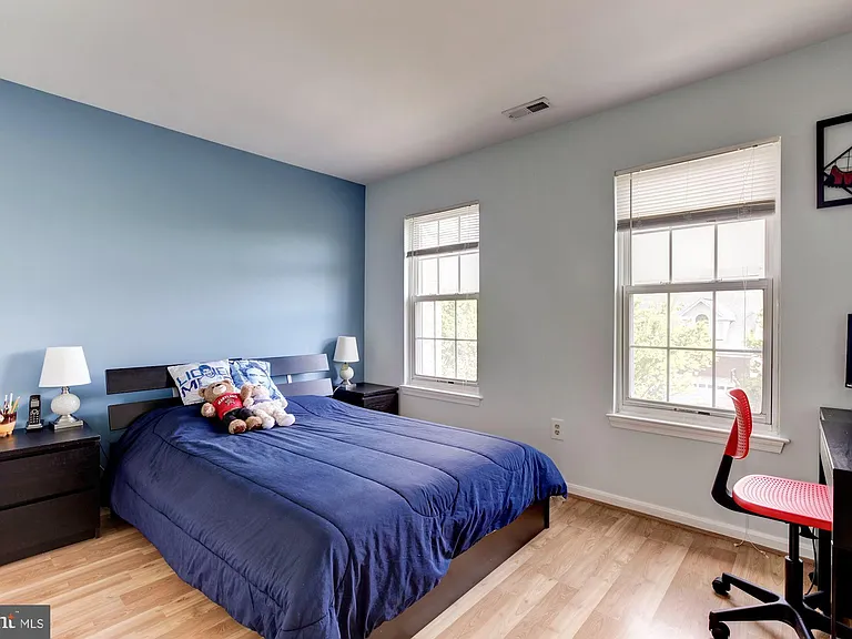 13724 Valley Oak Cir — Photo 29