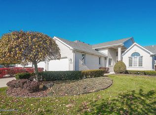 9708 Hummingbird Hill Dr, Orland Park, IL 60467