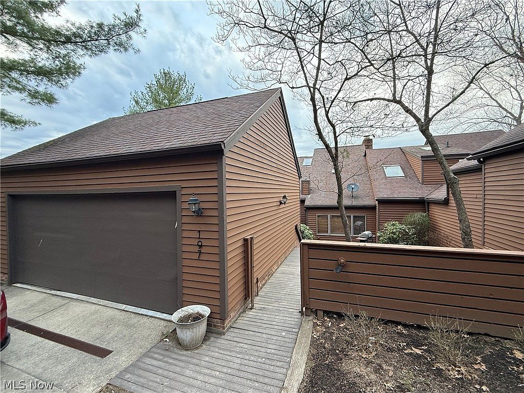 197 Clubside Dr NW
