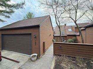 197 Clubside Dr NW, New Philadelphia, OH