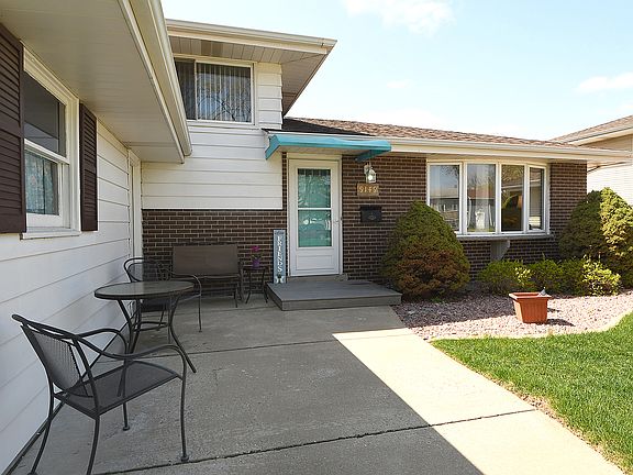 3rd image of 9149 W 147th St