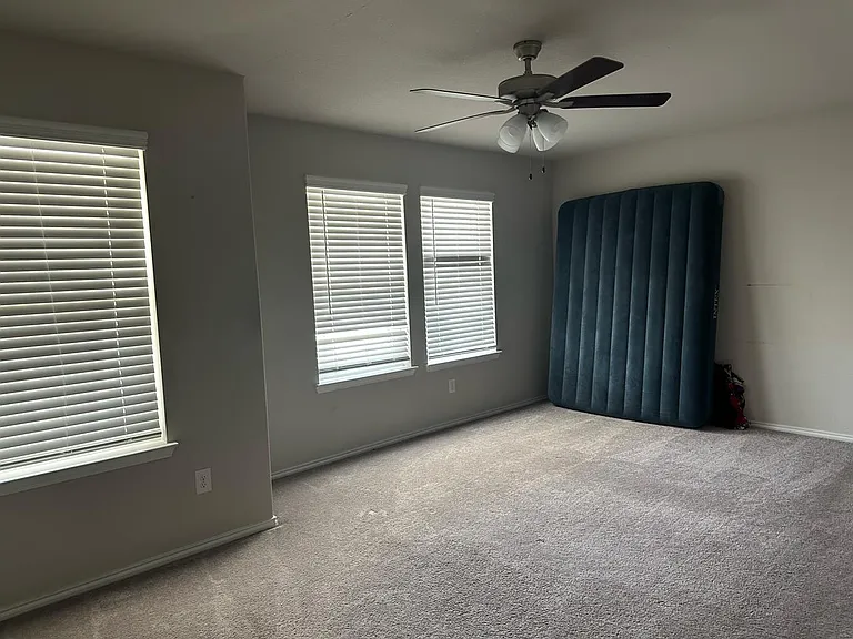 8981 Fair Oaks Dr — Photo 2