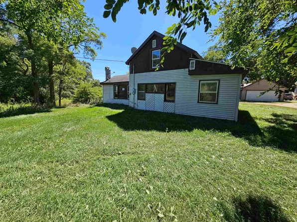 W5133 51st St, Mauston, WI 53948