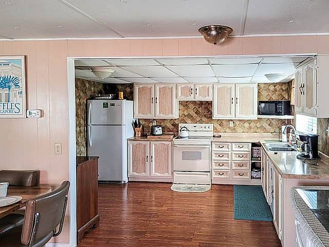 1st image of 13134 Orange Ave #401