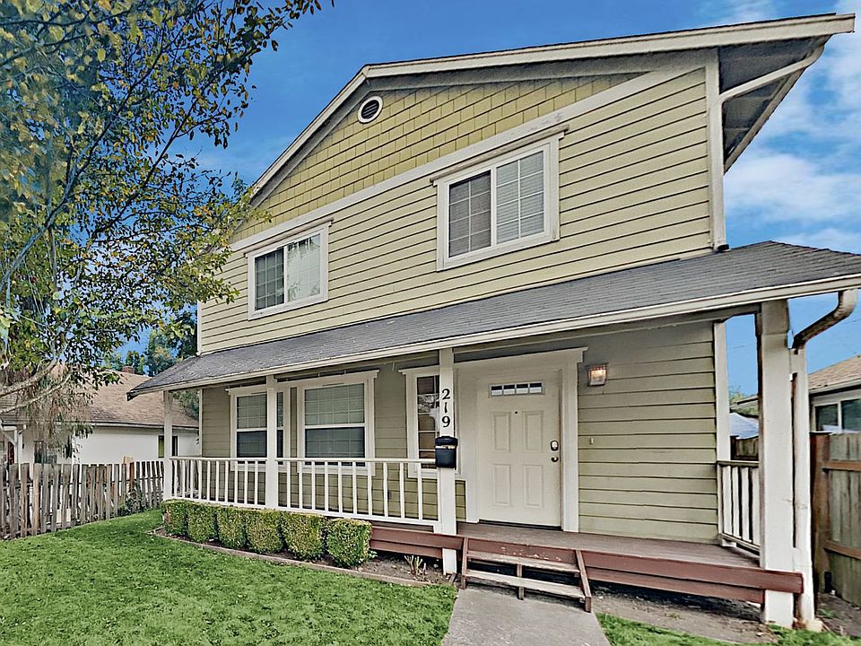 1st image of 219 16th St SE