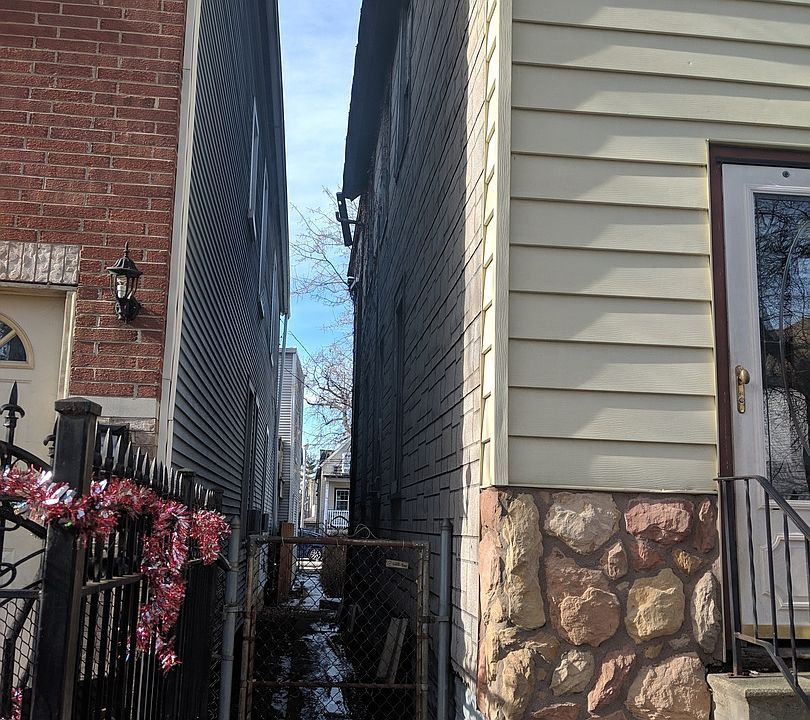 2nd image of 2712 W Francis Pl