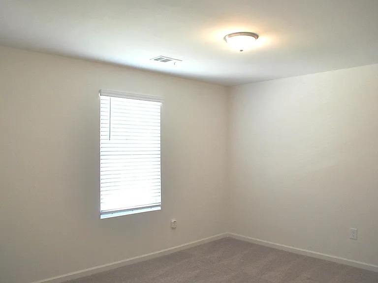 4685 Bluffton Ct — Photo 32