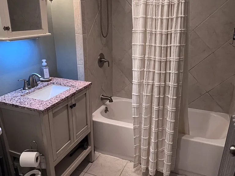 568 Linden Ave #1 — Photo 7