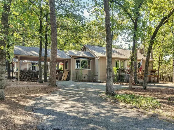210 Magnolia Ln, Holly Lake Ranch, TX 75765