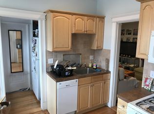 34 Greenway Ct #5, Brookline, MA 02446