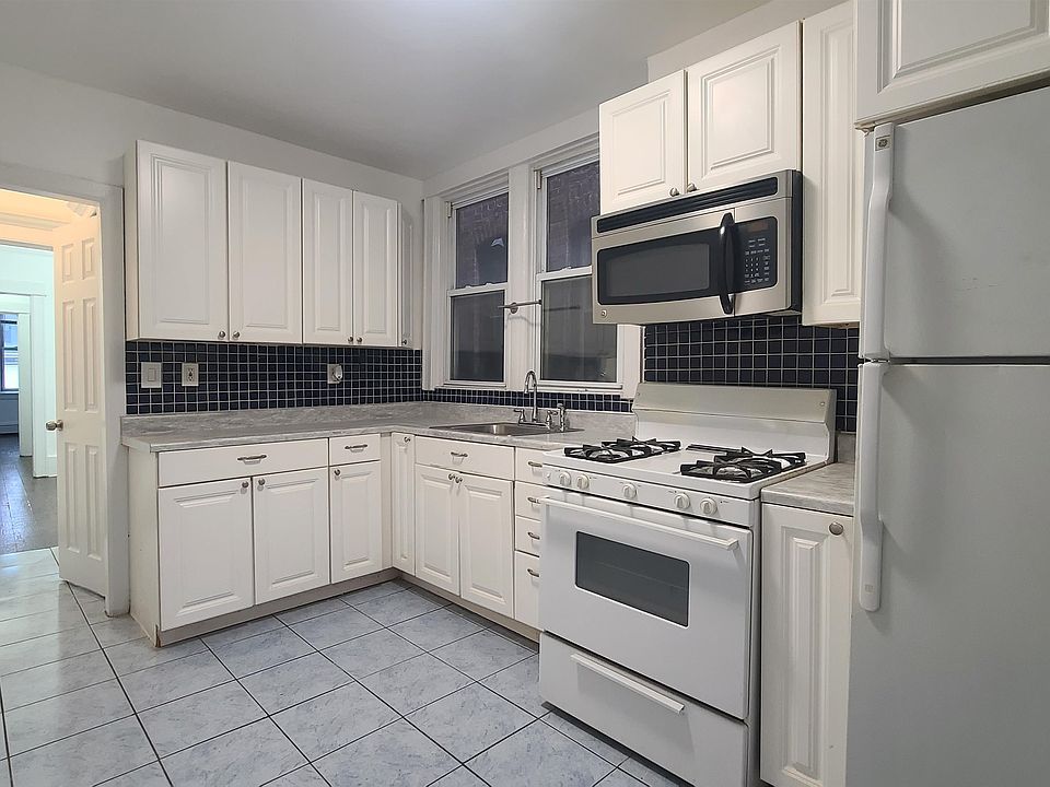 1st image of 405 61st St APT 7