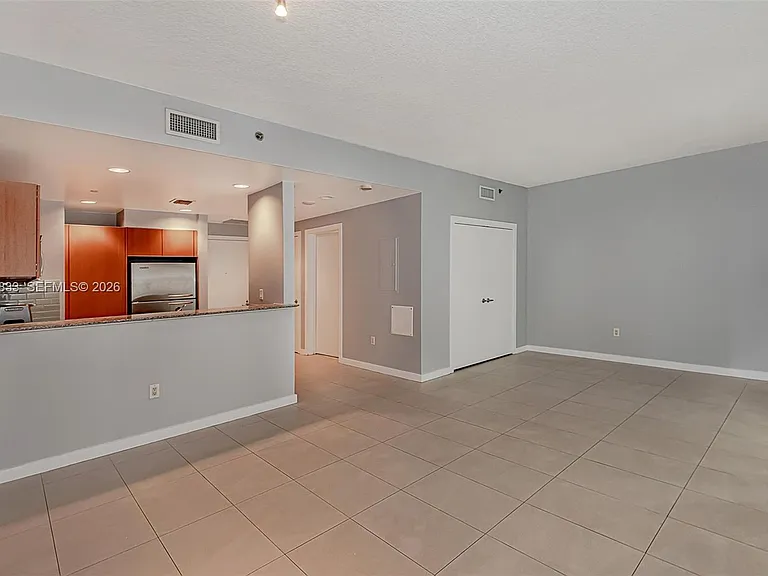 1050 Brickell Ave #2822 — Photo 8