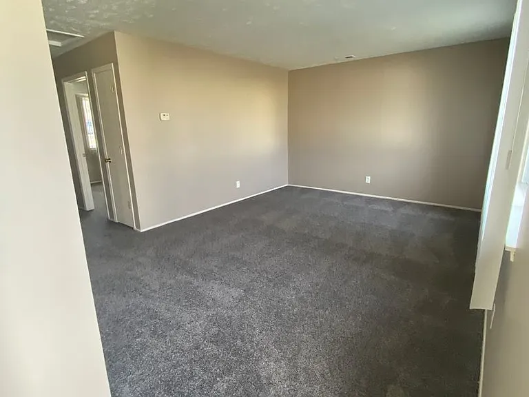 Southdale Square Apartments — Photo 32