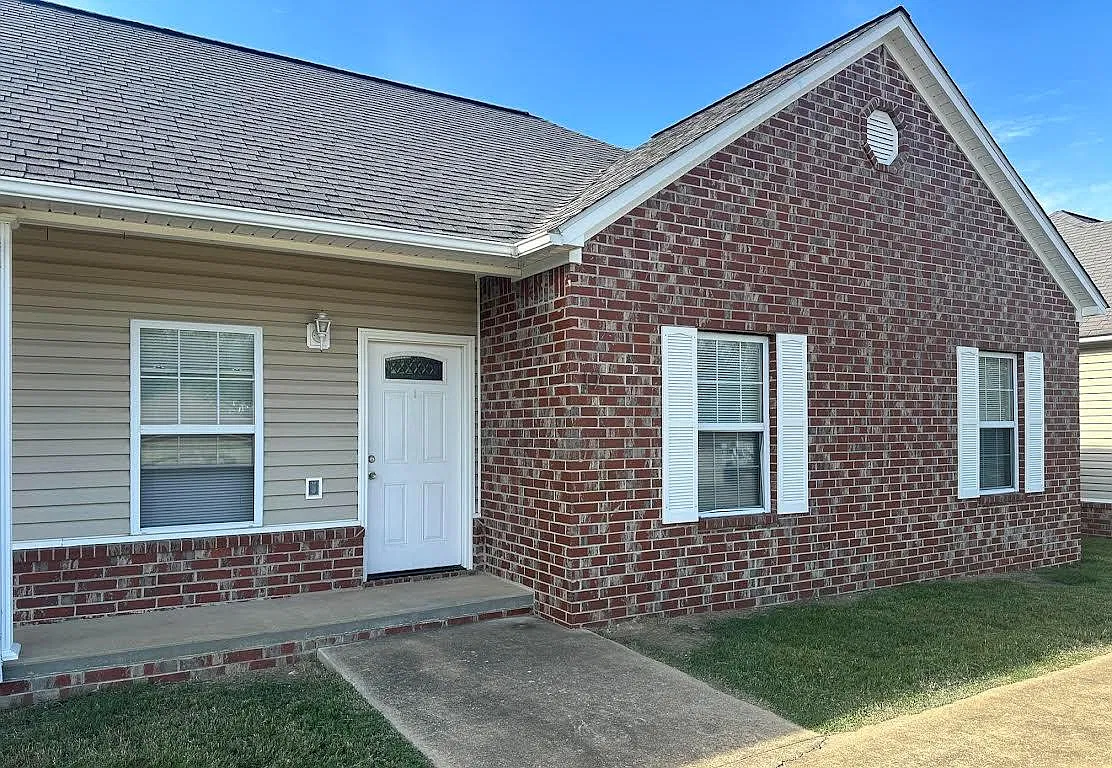 17 Rock Creek Dr — Photo 1