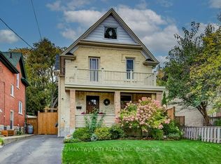 22 Whitney Pl, Kitchener, ON N2G2X5