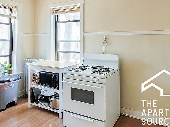 4th image of 3923 N Keeler Ave #1S