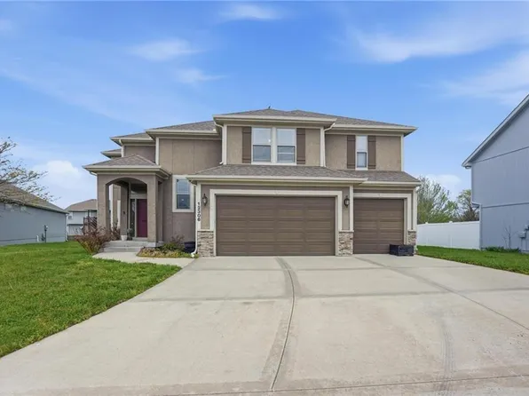 12306 Burr Oak Cir, Peculiar, MO 64078