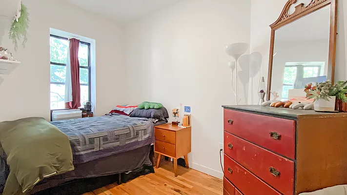 Rented by Compass | media 25