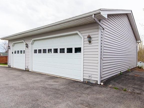 5th image of 8499 Leray St