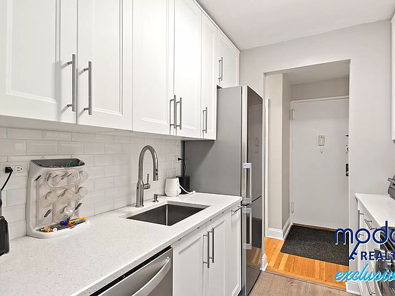 5th image of 3030 Johnson Ave APT 4E