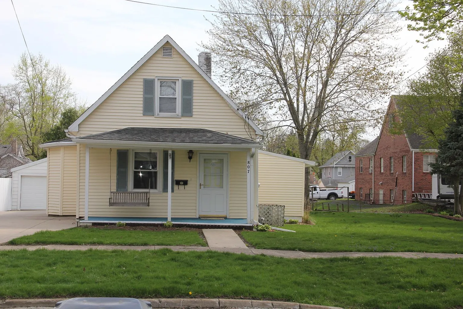 807 E Taylor St photo 1