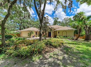 3217 Oak Grove Dr, Sarasota, FL 34243