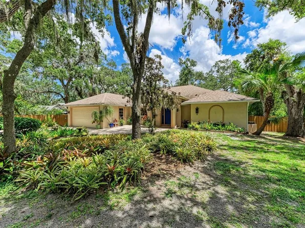 3217 Oak Grove Dr, Sarasota, FL 34243