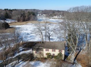 4 Riverside Dr, Ipswich, MA 01938