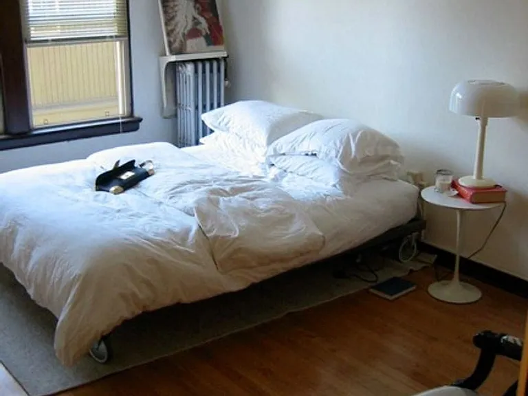 Sir Lancelot Apartments — Photo 11