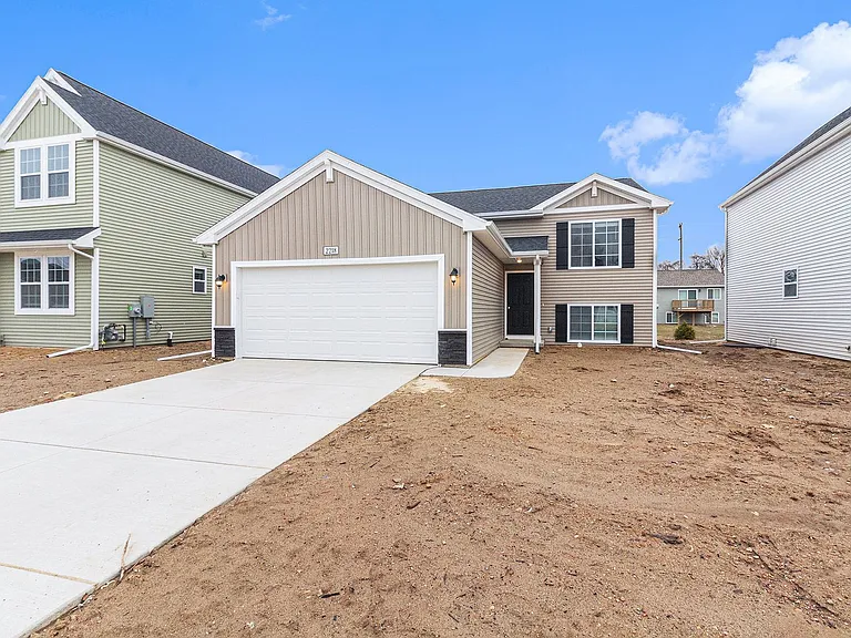 7669 Courtyard Pl — Photo 5