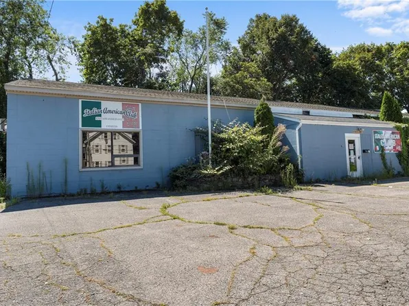 13 Kelly St, Warren, RI 02885