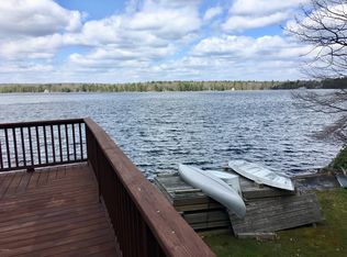 915 Twin Lakes Rd, Shohola, PA 18458