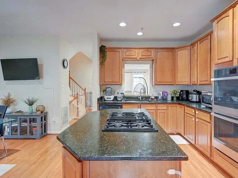 8827 Montjoy Pl — Photo 7