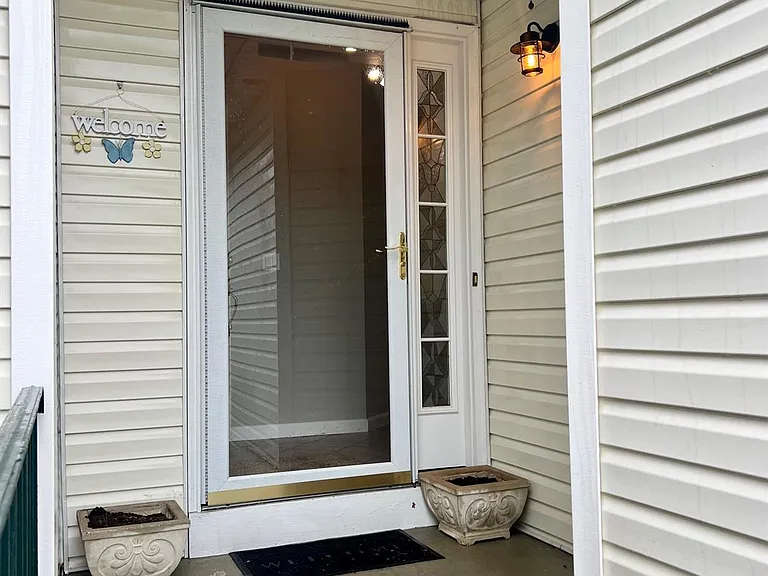 703 Constance Ln — Photo 3