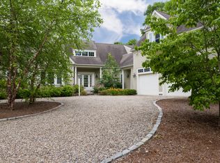 150 Glenneagle Dr, Mashpee, MA 02649