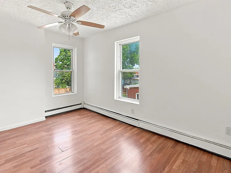 320 Hewitt St #2 — Photo 1