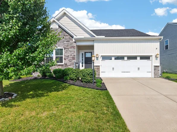 24 Waterford Blvd, Fairborn, OH 45324