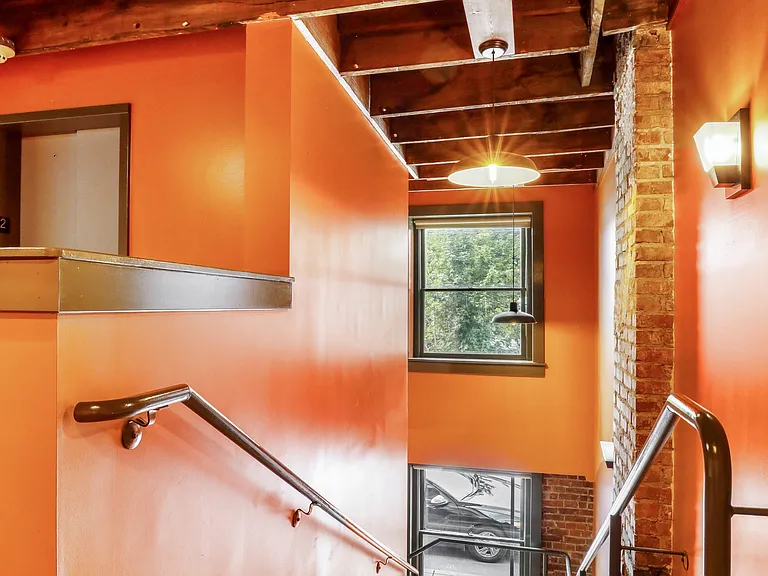 594 Locust Street125 West 6th Ave — Photo 13