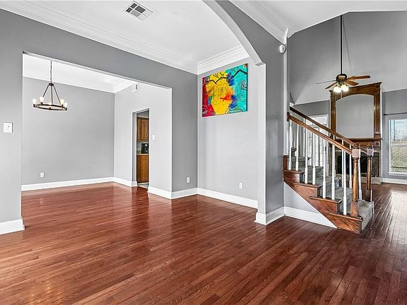 3rd image of 140 Pinehurst Ct