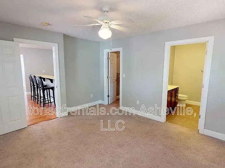 130 Downing Park Ct — Photo 8
