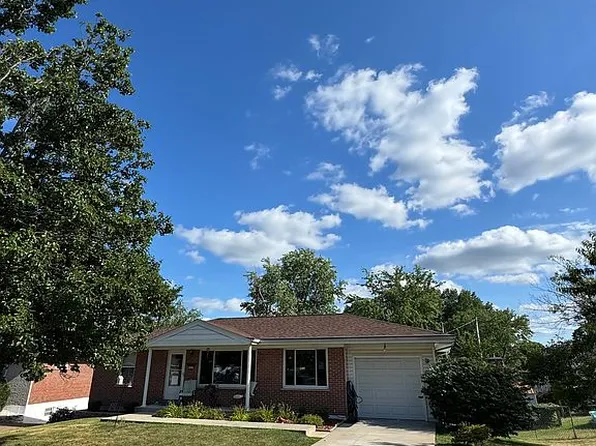 1012 Holy Grail Ct, Saint Louis, MO 63125