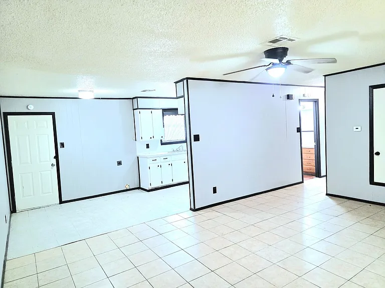 106 Faye St #B — Photo 2