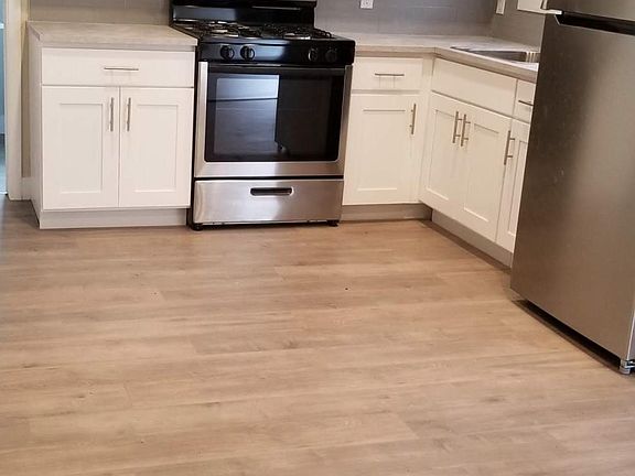 2nd image of 9316 Thermal St