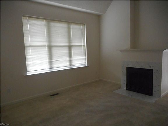 3rd image of 1019 Hollymeade Cir