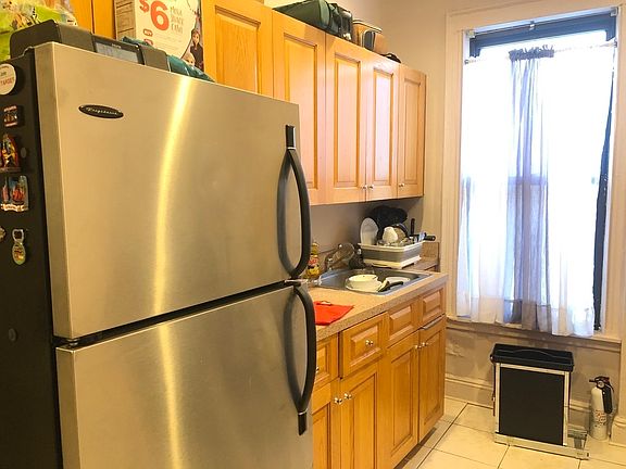 3rd image of 2534 34th St APT 3R